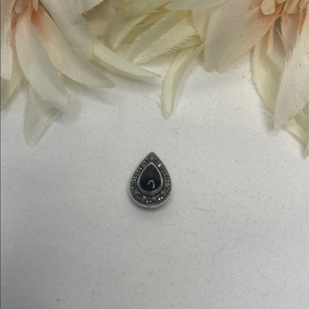 925 Sterling Silver Teardrop Marcasite and Onyx Pendant EUC